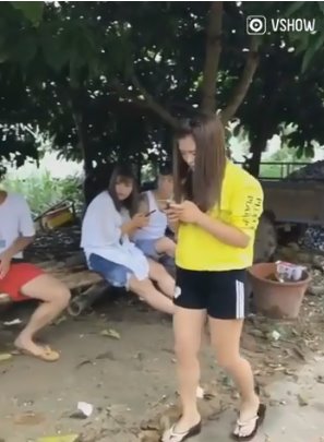 Video Status Whatsapp 30 Detik Orang Lewat Jangan Di Tertawain
